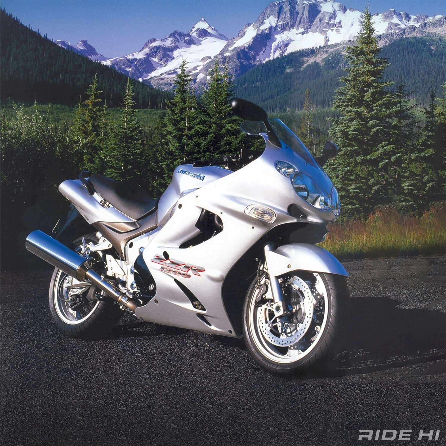 kawasaki_zzr1200_zx1200c_20260108_main.jpg