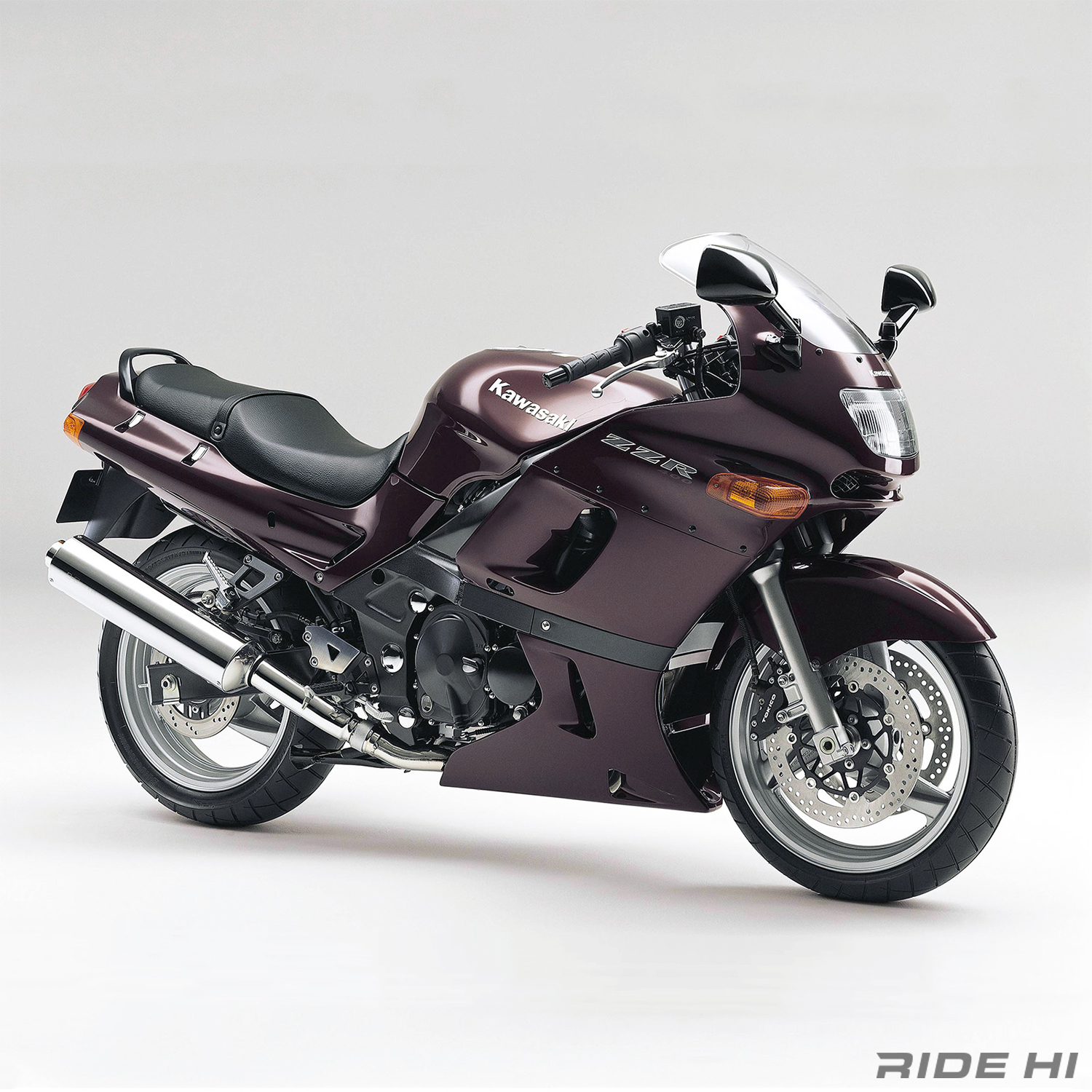 kawasaki_zzr400_zz-r400_20250711_main.jpg